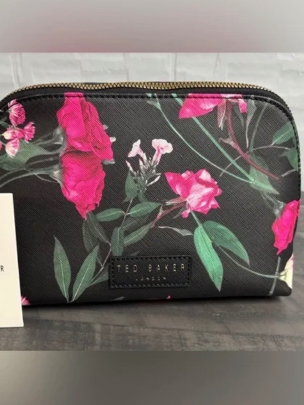 ♦️Ted Baker London Floral Vibrant Cosmetic bag 8 x 6 x 3 pink floral